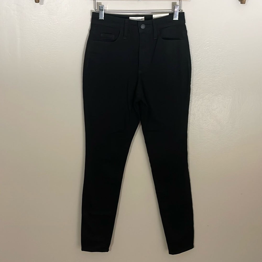 NWT Universal Thread High Rise Skinny Jean. SZ 2